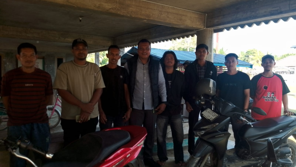 foto bersama di wilayah terdampak